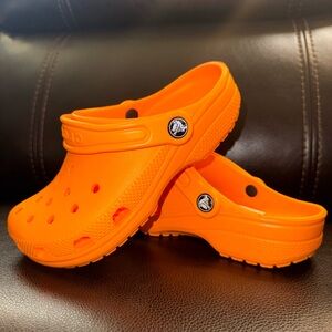 Kids' Unisex Classic Clog Size J 2 Bew With Tag